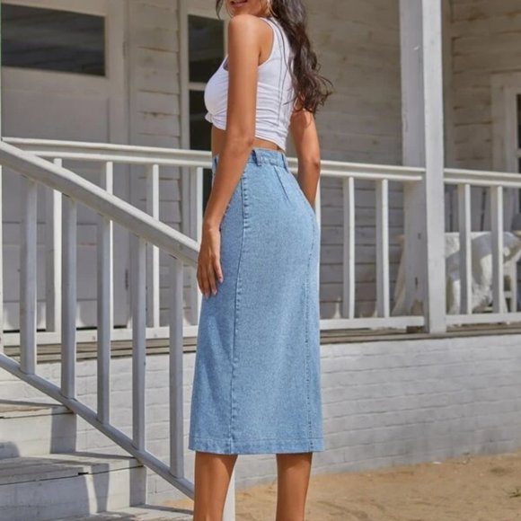 Light Denim Button Detailed Pencil Skirt - Picture 4 of 8